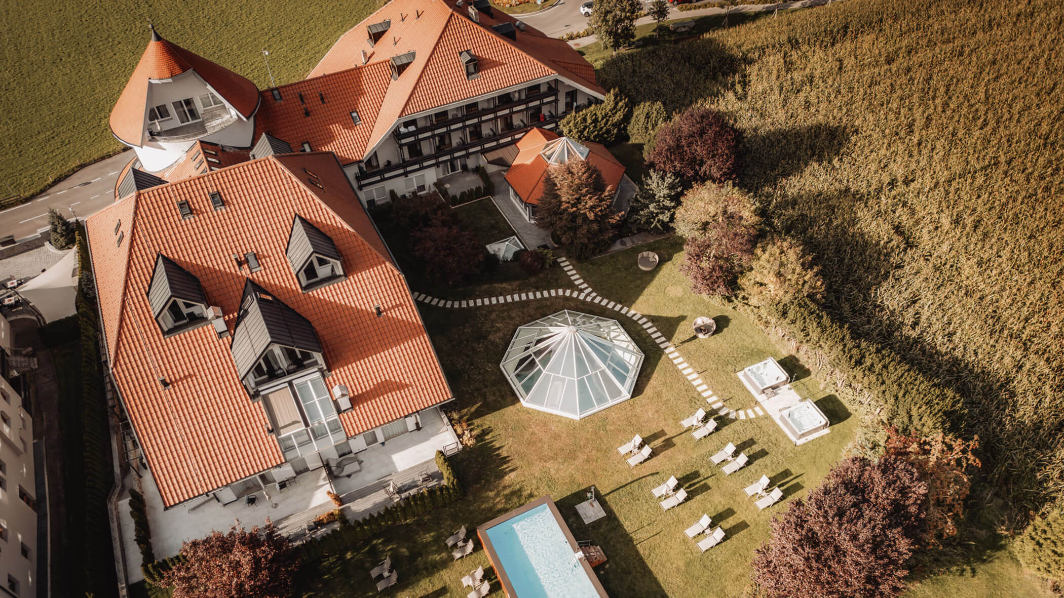 Bird's eye view of the Hotel Montis and its garden - Hotel Montis