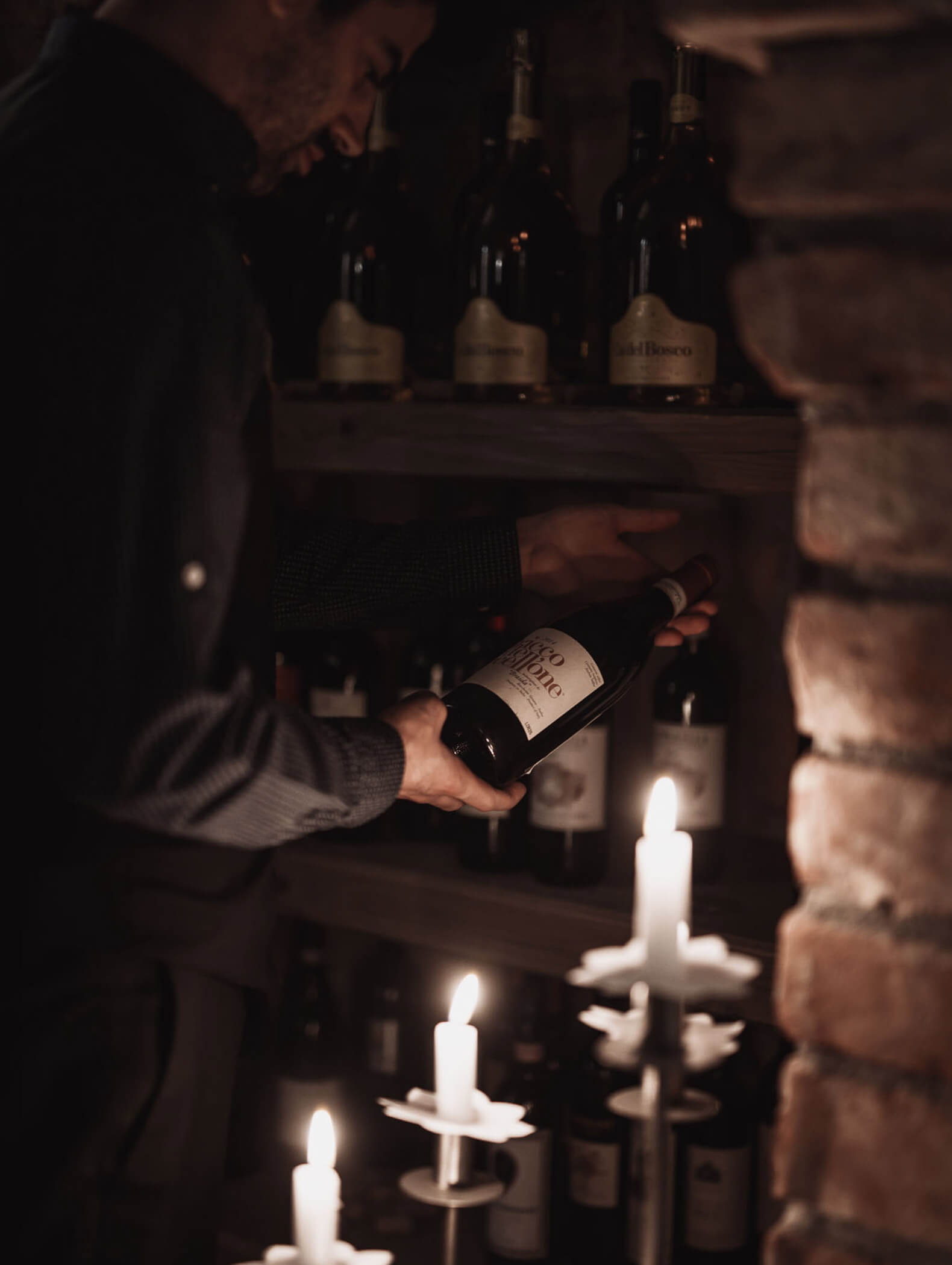 Der Weinkeller mit ausgewählten Spitzenweinen - national und international - Hotel Montis